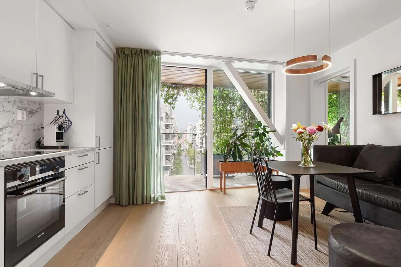 Window Tint for Home: Energy, Privacy & UV Protection